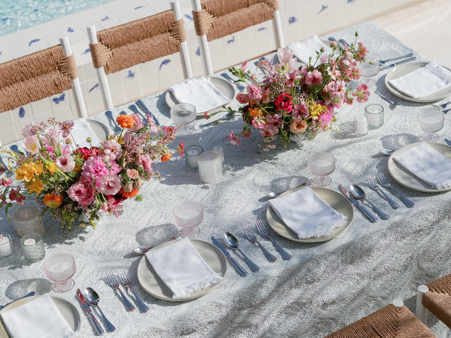 Poolside wedding tablescape
