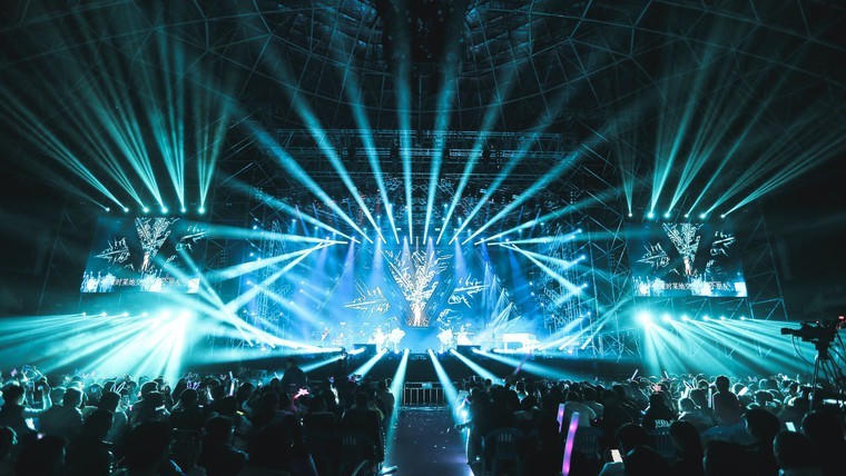 Concert stage lighting