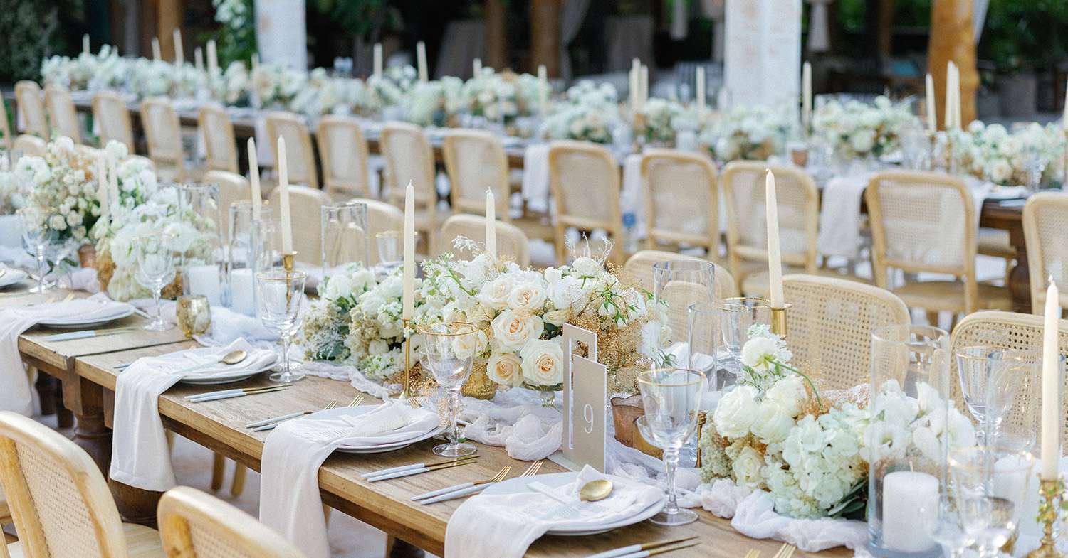 Al fresco wedding banquet
